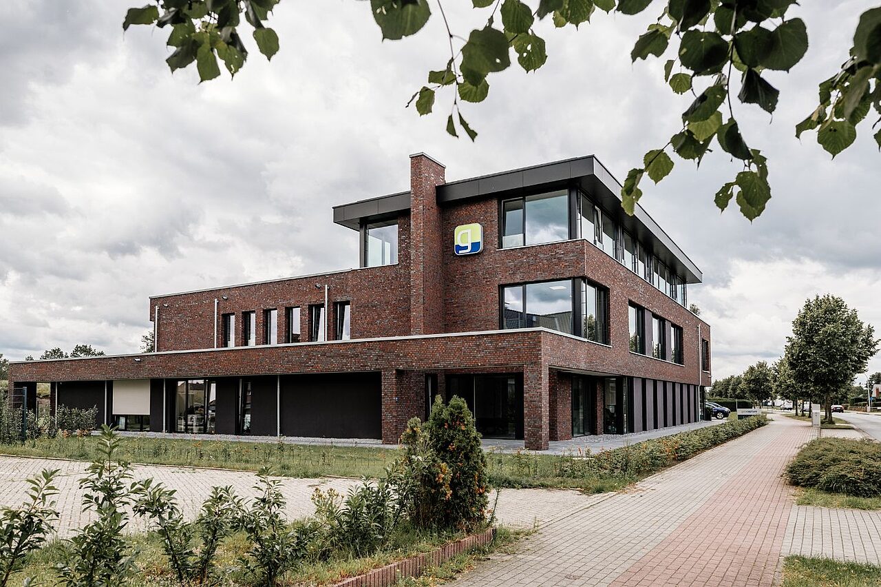 Kantoorgebouw van de buitenkant